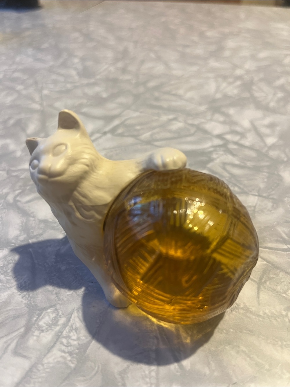 Vintage 70s Avon Cream Ceramic Cat Figurine with Amber Glass Yarn-like Orb